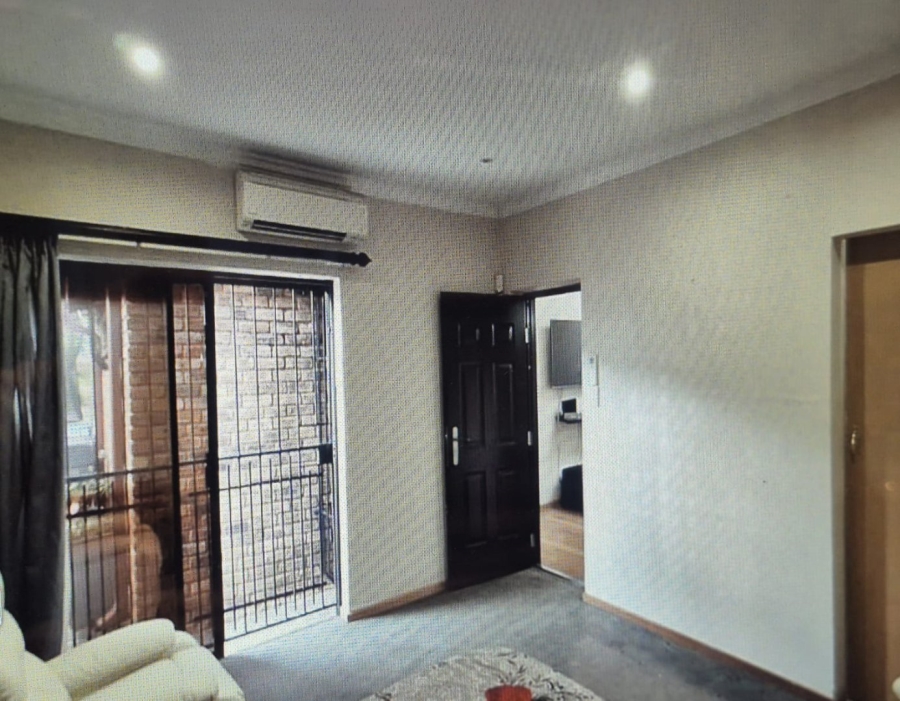 5 Bedroom Property for Sale in Constantia Kloof Gauteng