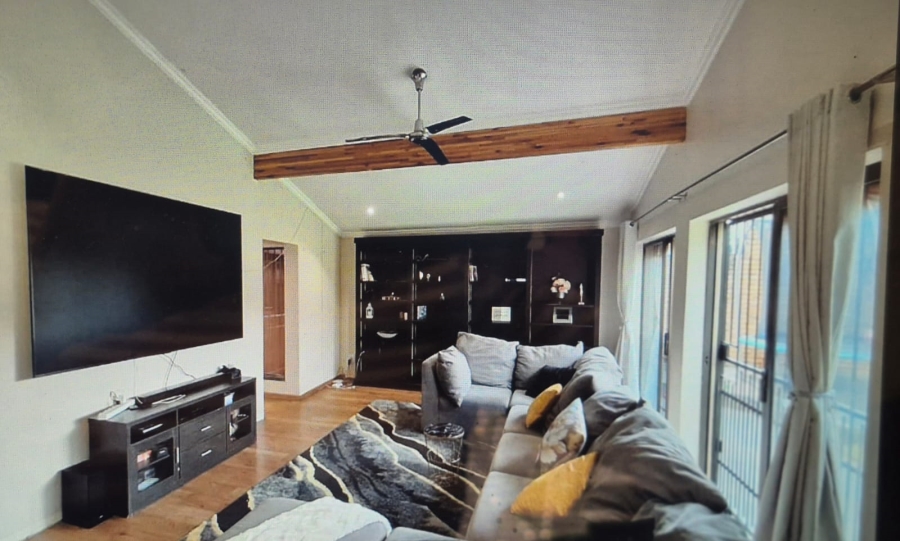 5 Bedroom Property for Sale in Constantia Kloof Gauteng