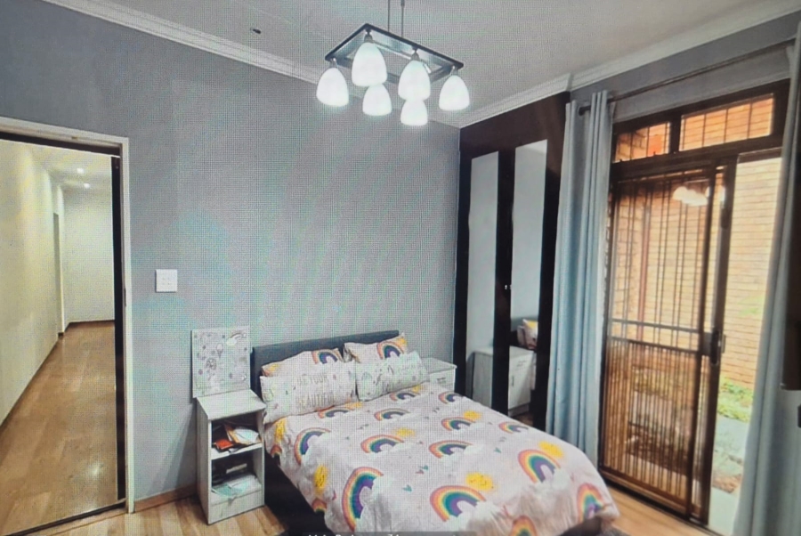 5 Bedroom Property for Sale in Constantia Kloof Gauteng
