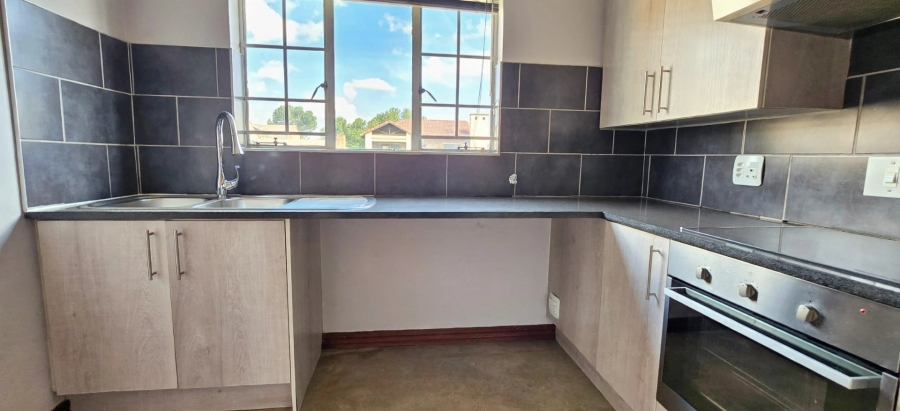 3 Bedroom Property for Sale in Die Hoewes Gauteng