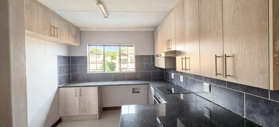 3 Bedroom Property for Sale in Die Hoewes Gauteng