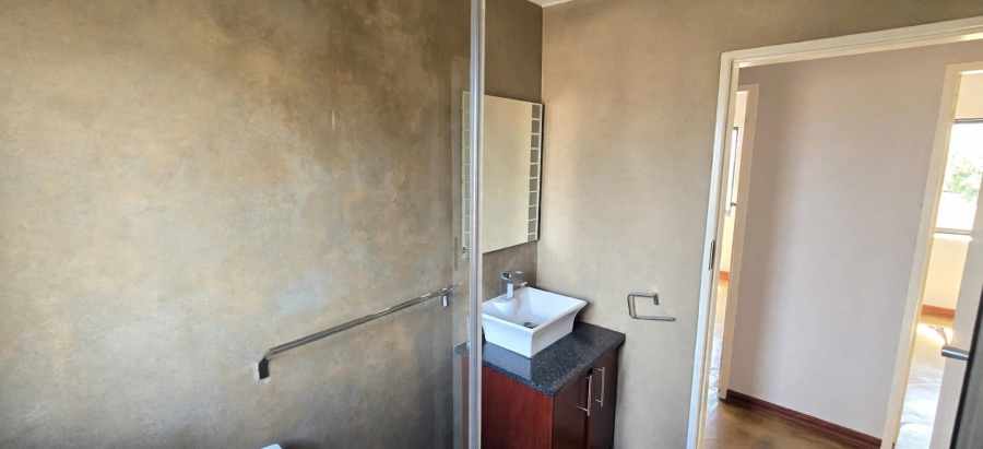 3 Bedroom Property for Sale in Die Hoewes Gauteng