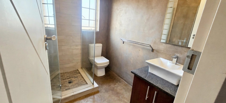 3 Bedroom Property for Sale in Die Hoewes Gauteng