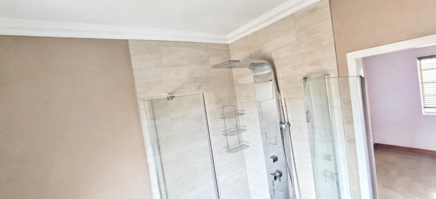 3 Bedroom Property for Sale in Die Hoewes Gauteng