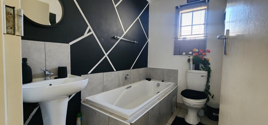 3 Bedroom Property for Sale in Sky City Gauteng