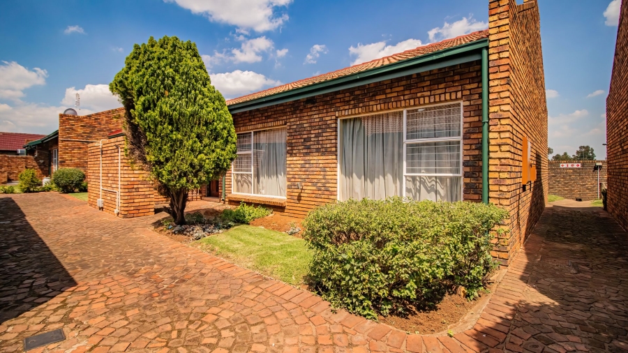 2 Bedroom Property for Sale in Mayberry Park Gauteng
