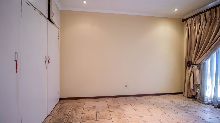2 Bedroom Property for Sale in Mayberry Park Gauteng