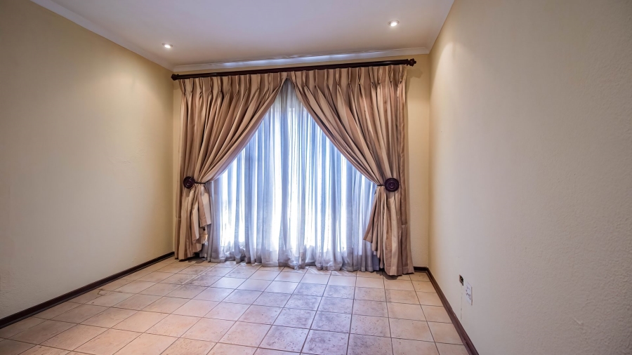 2 Bedroom Property for Sale in Mayberry Park Gauteng