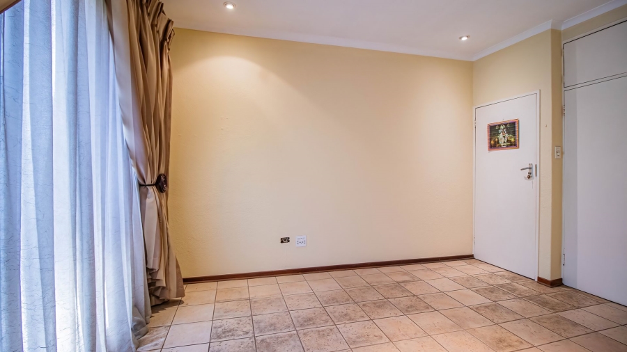 2 Bedroom Property for Sale in Mayberry Park Gauteng