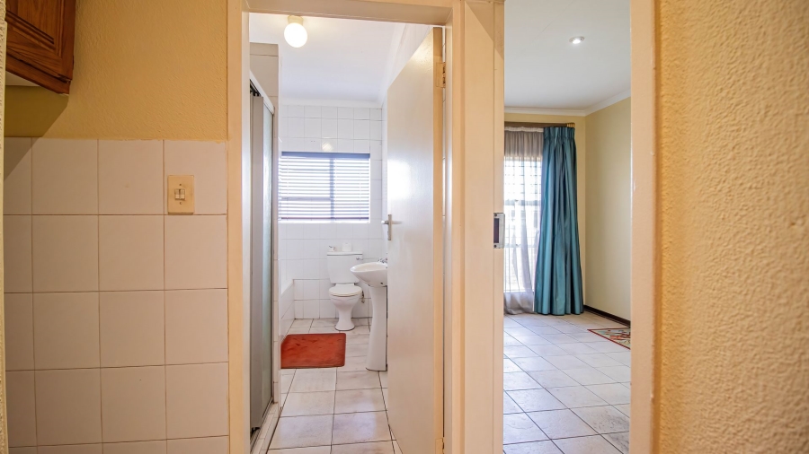 2 Bedroom Property for Sale in Mayberry Park Gauteng