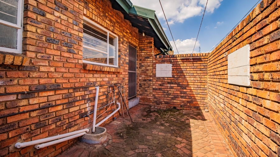 2 Bedroom Property for Sale in Mayberry Park Gauteng