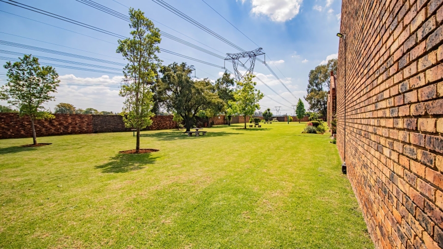 2 Bedroom Property for Sale in Mayberry Park Gauteng