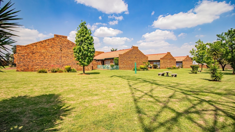 2 Bedroom Property for Sale in Mayberry Park Gauteng