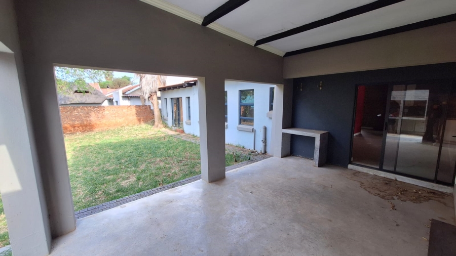 5 Bedroom Property for Sale in Montana Park Gauteng