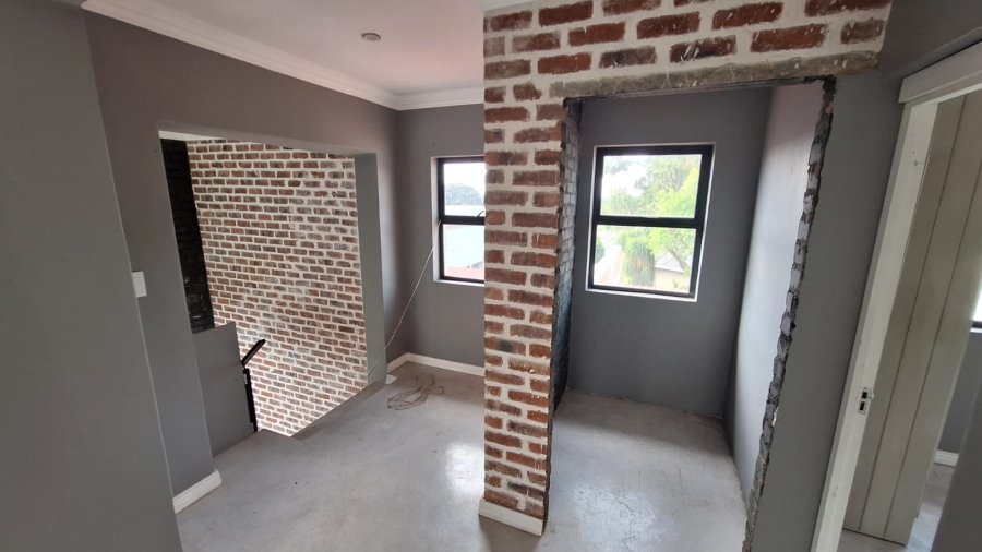 5 Bedroom Property for Sale in Montana Park Gauteng