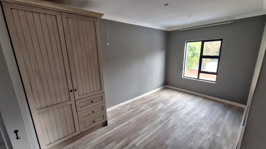 5 Bedroom Property for Sale in Montana Park Gauteng