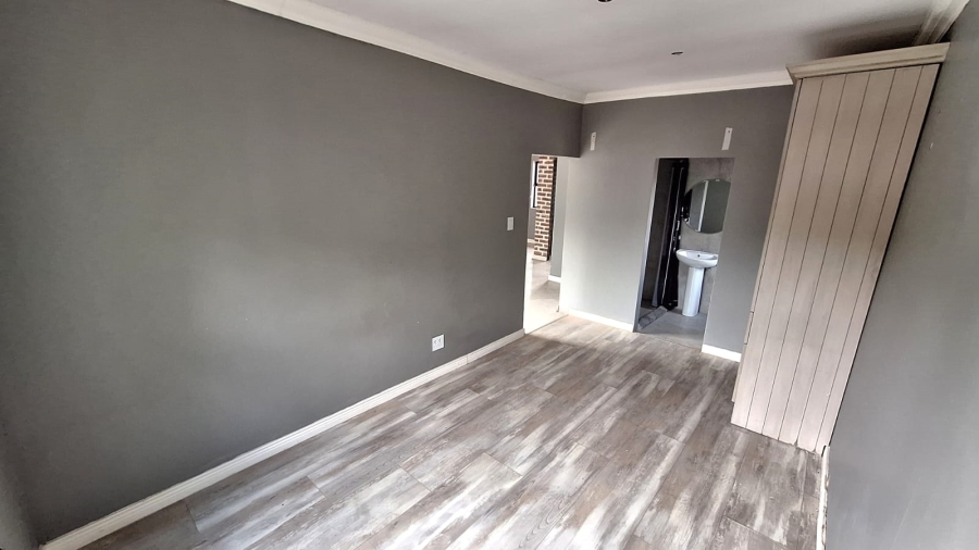 5 Bedroom Property for Sale in Montana Park Gauteng