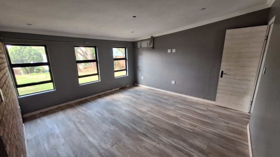 5 Bedroom Property for Sale in Montana Park Gauteng