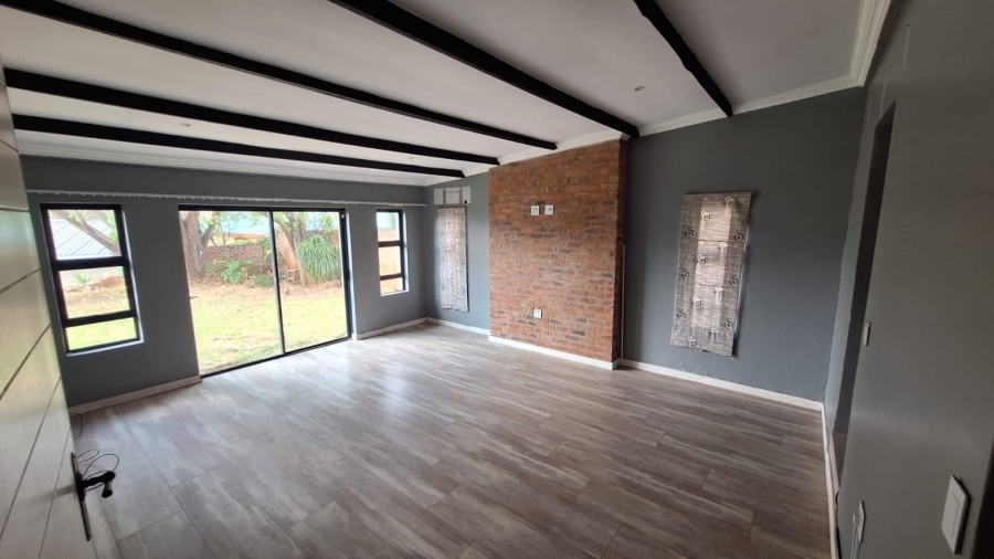 5 Bedroom Property for Sale in Montana Park Gauteng