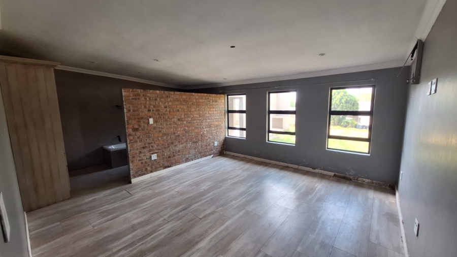 5 Bedroom Property for Sale in Montana Park Gauteng