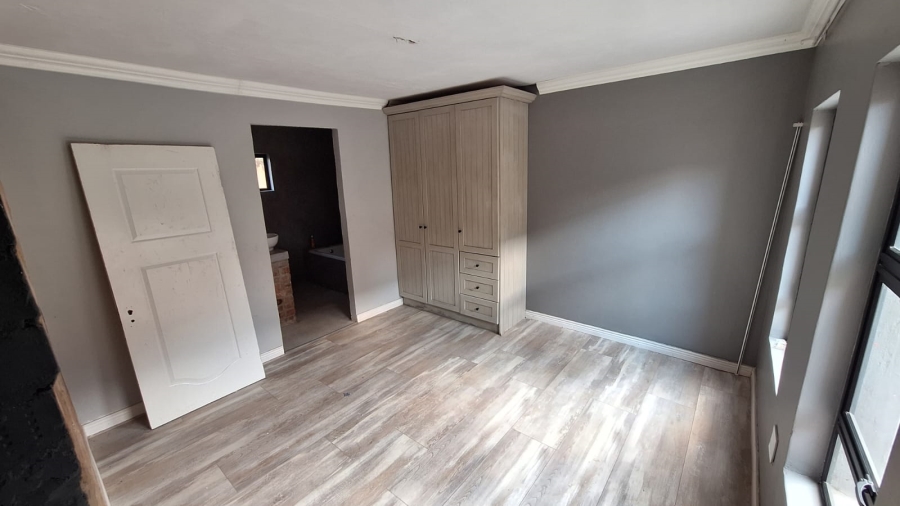 5 Bedroom Property for Sale in Montana Park Gauteng