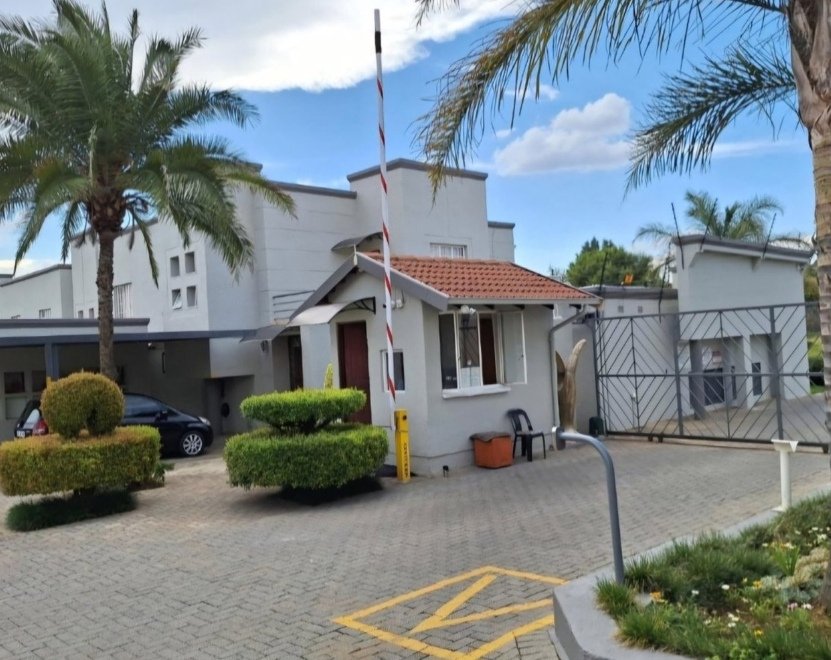 3 Bedroom Property for Sale in Oakdene Gauteng