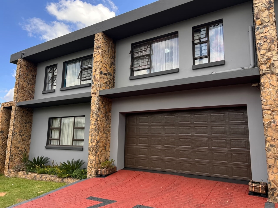3 Bedroom Property for Sale in Brackendowns Gauteng