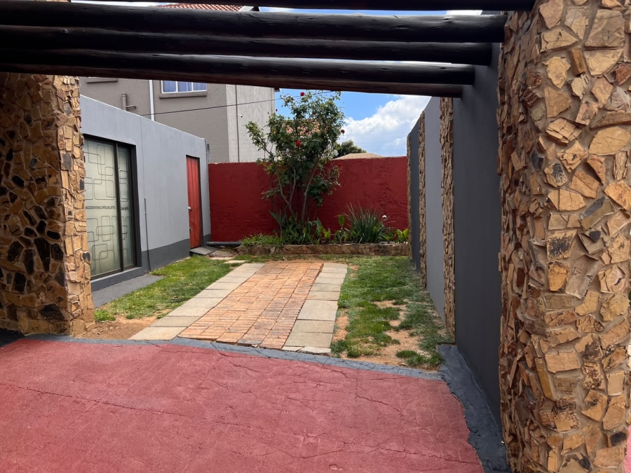 3 Bedroom Property for Sale in Brackendowns Gauteng