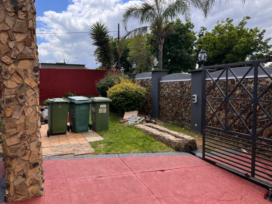 3 Bedroom Property for Sale in Brackendowns Gauteng