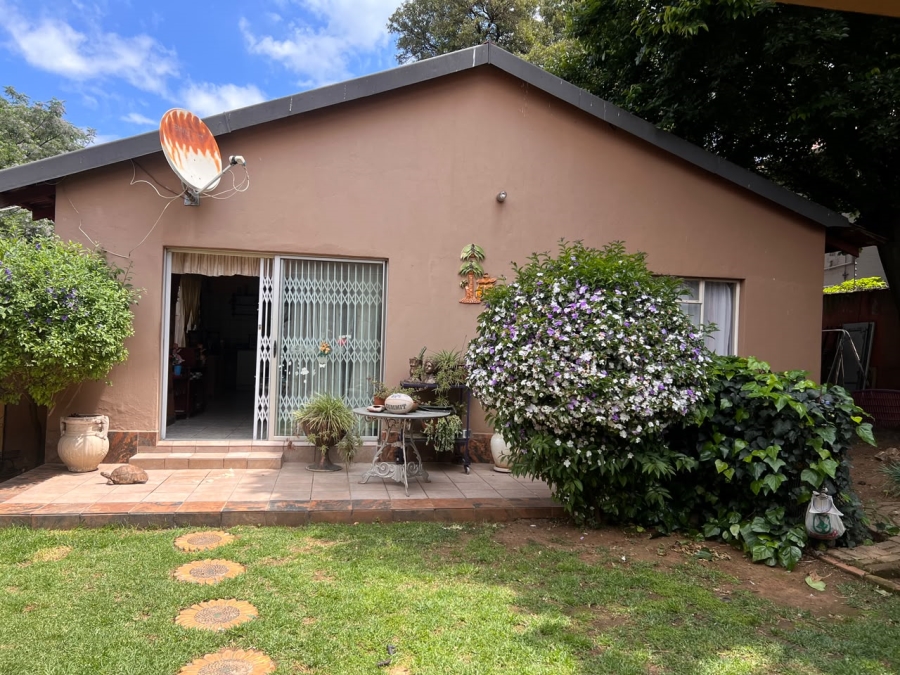 3 Bedroom Property for Sale in Brackendowns Gauteng