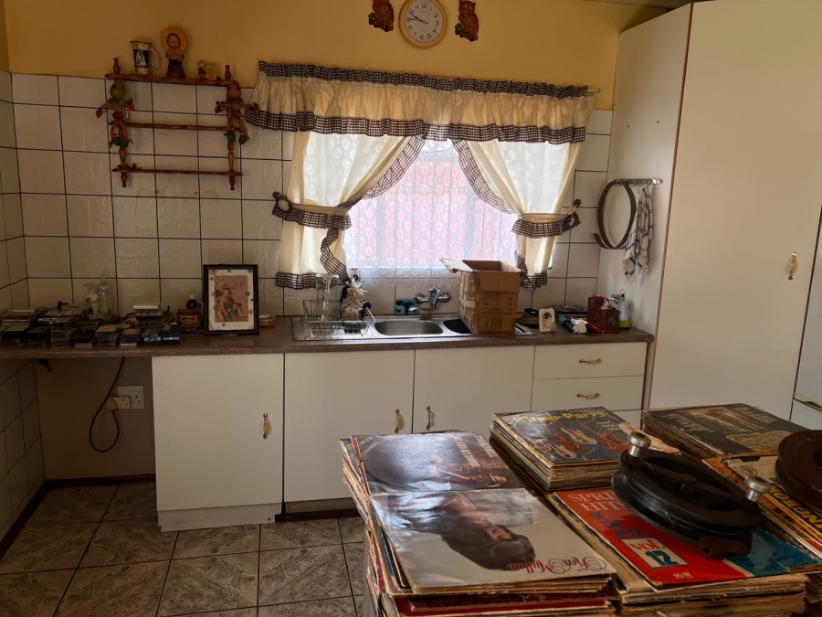 3 Bedroom Property for Sale in Brackendowns Gauteng