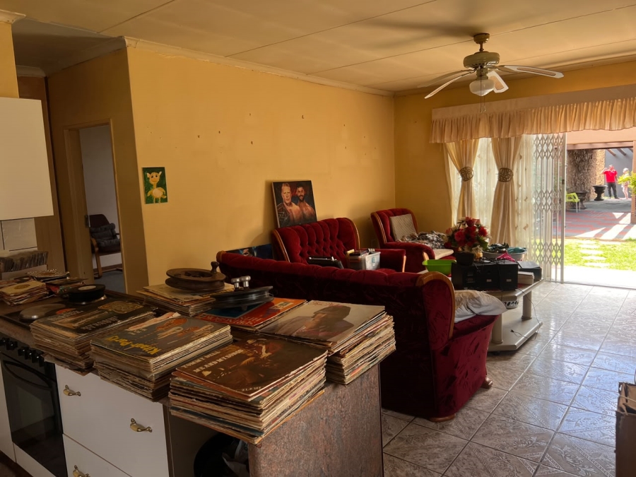 3 Bedroom Property for Sale in Brackendowns Gauteng