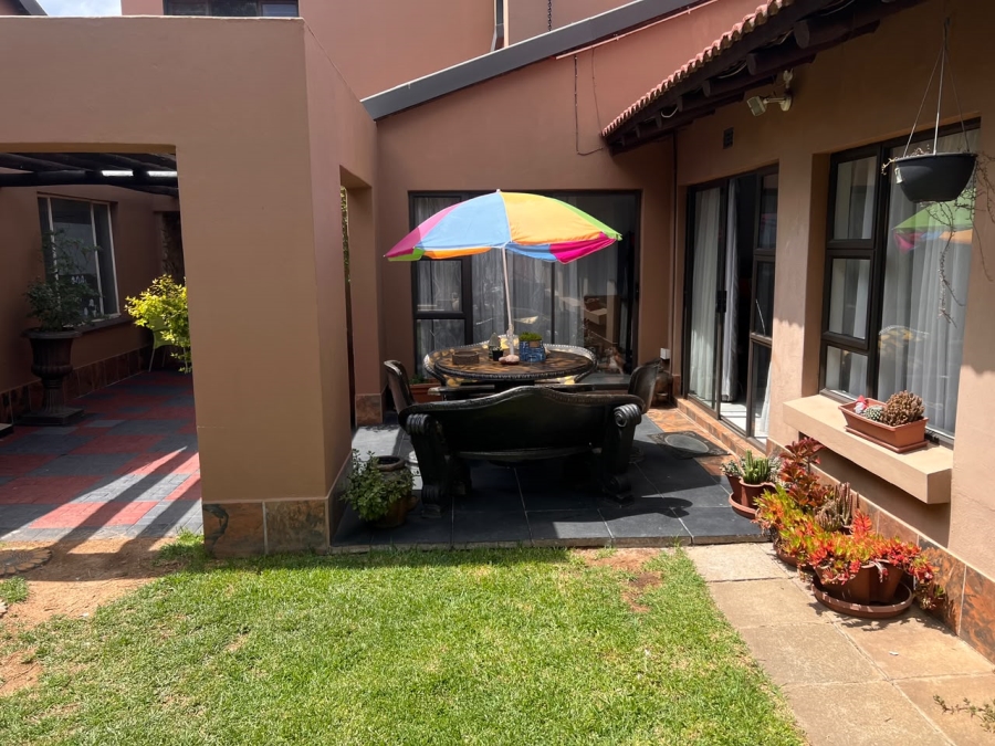 3 Bedroom Property for Sale in Brackendowns Gauteng