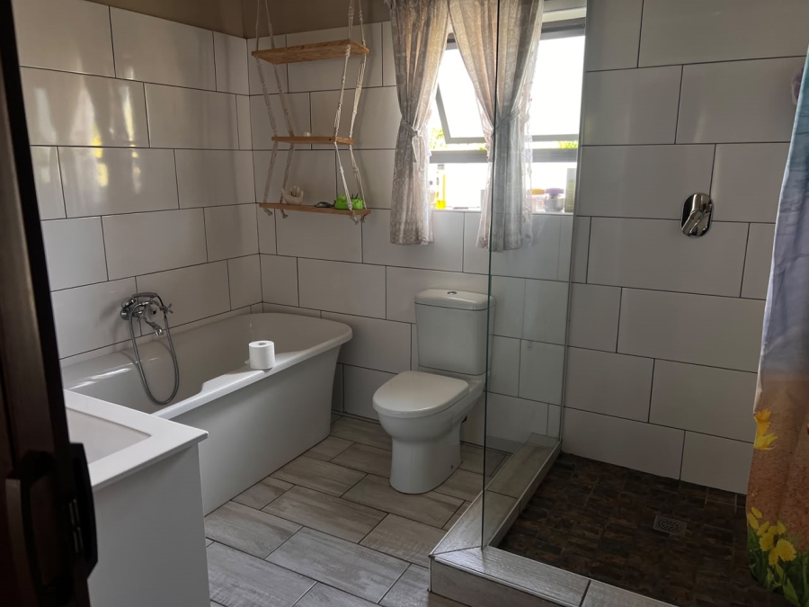 3 Bedroom Property for Sale in Brackendowns Gauteng