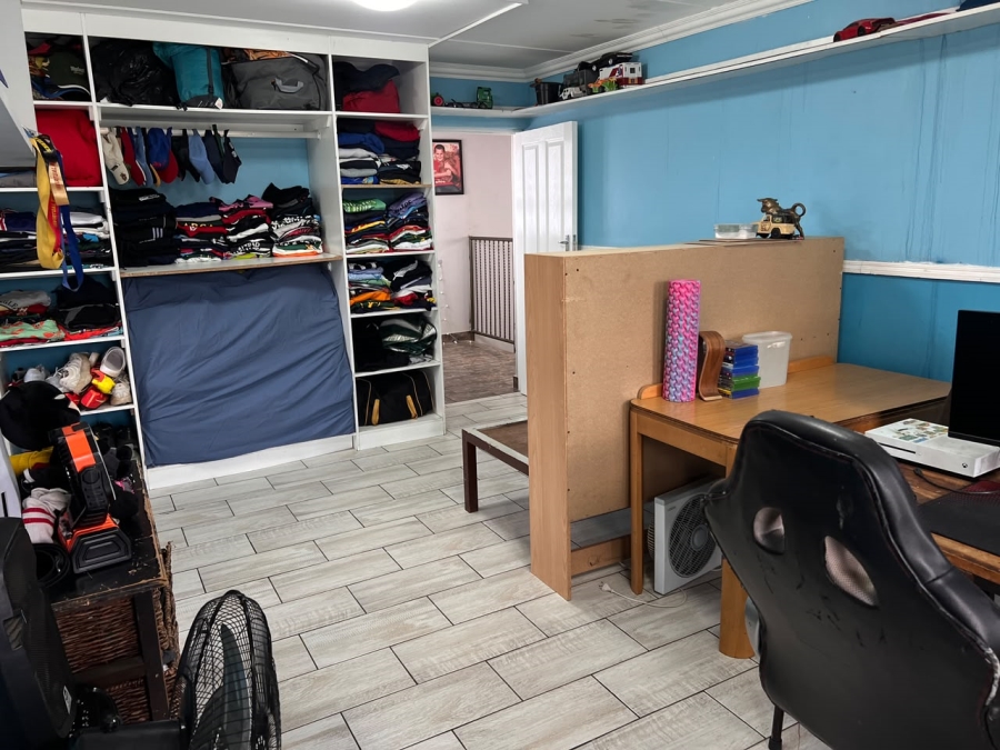 3 Bedroom Property for Sale in Brackendowns Gauteng