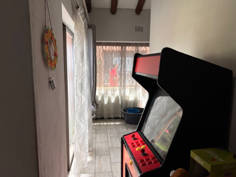 3 Bedroom Property for Sale in Brackendowns Gauteng