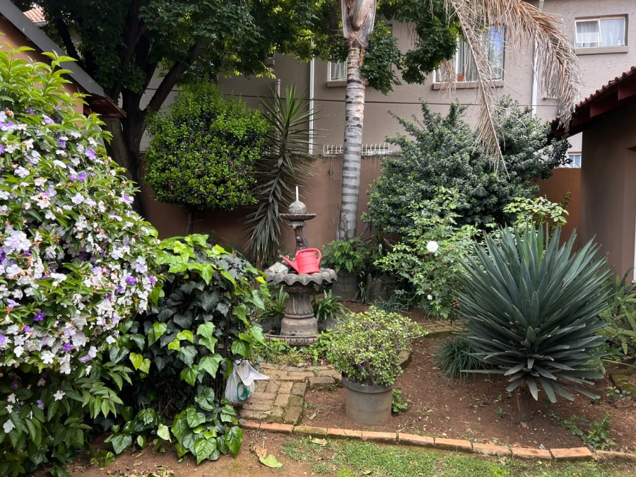 3 Bedroom Property for Sale in Brackendowns Gauteng