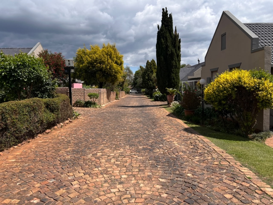 2 Bedroom Property for Sale in Albertsdal Gauteng