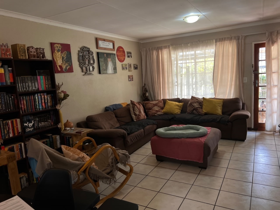 2 Bedroom Property for Sale in Albertsdal Gauteng