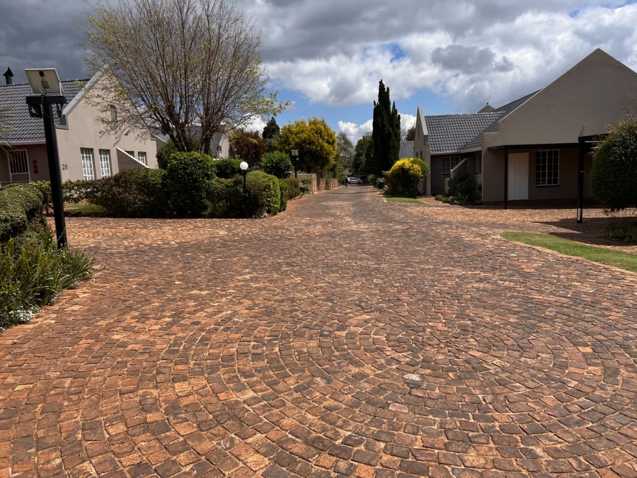 2 Bedroom Property for Sale in Albertsdal Gauteng