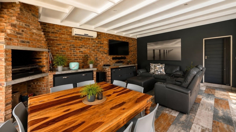 4 Bedroom Property for Sale in Risiville Gauteng