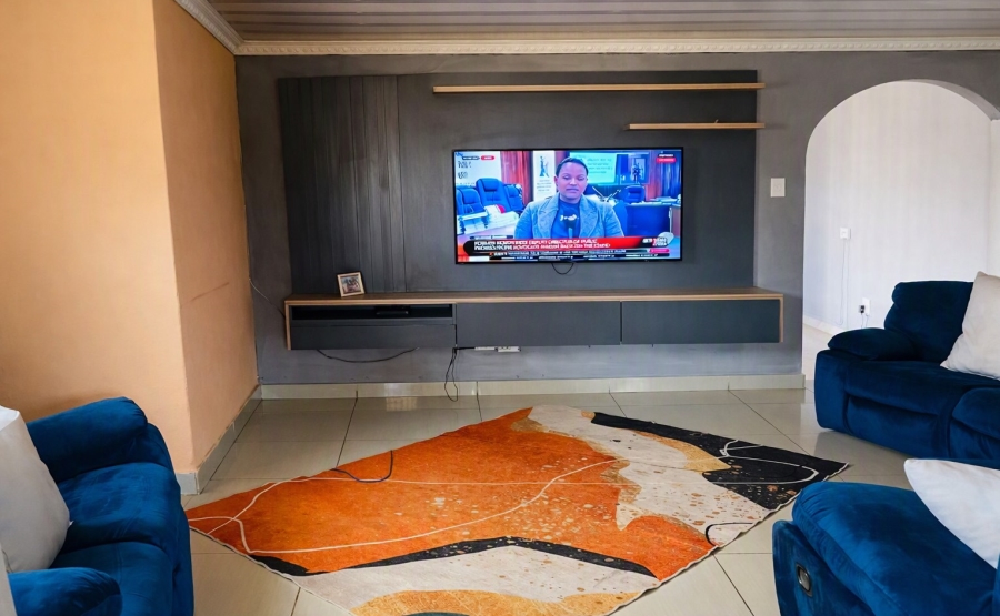3 Bedroom Property for Sale in Lakeside Gauteng