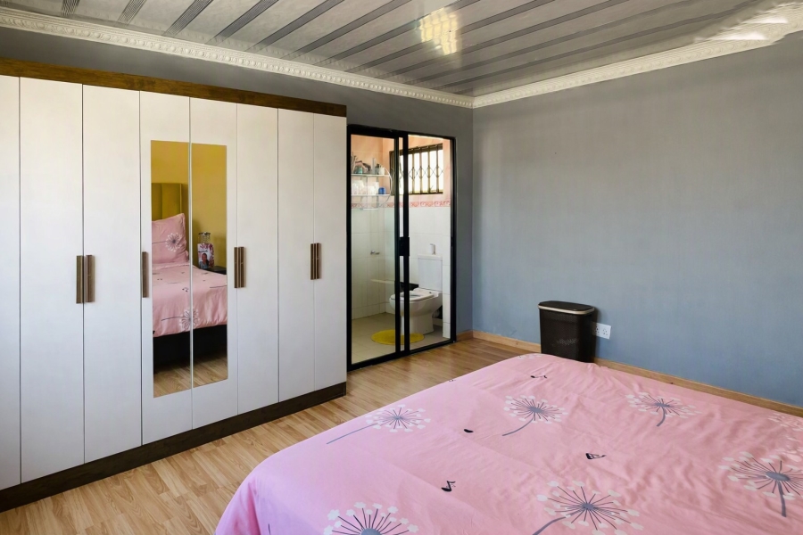 3 Bedroom Property for Sale in Lakeside Gauteng