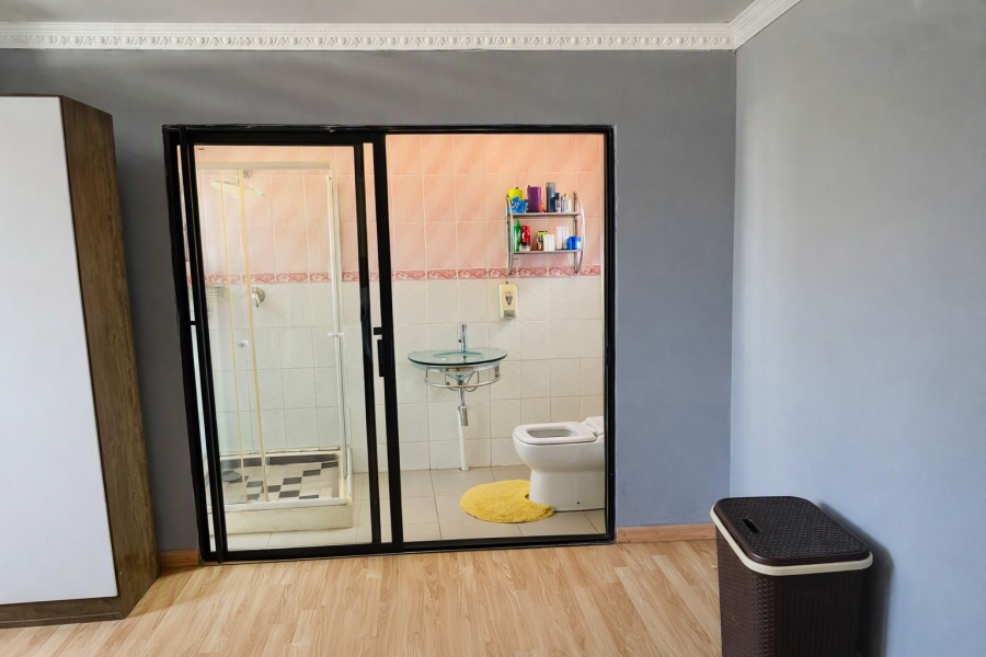 3 Bedroom Property for Sale in Lakeside Gauteng