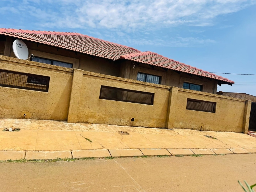 3 Bedroom Property for Sale in Lakeside Gauteng