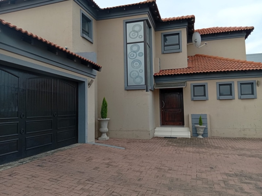 4 Bedroom Property for Sale in Helderwyk Gauteng