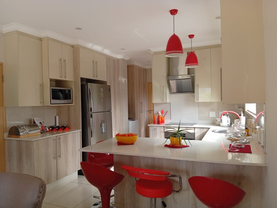 4 Bedroom Property for Sale in Helderwyk Gauteng