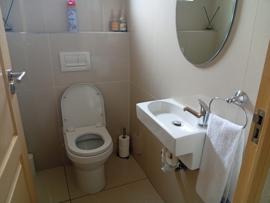 4 Bedroom Property for Sale in Helderwyk Gauteng
