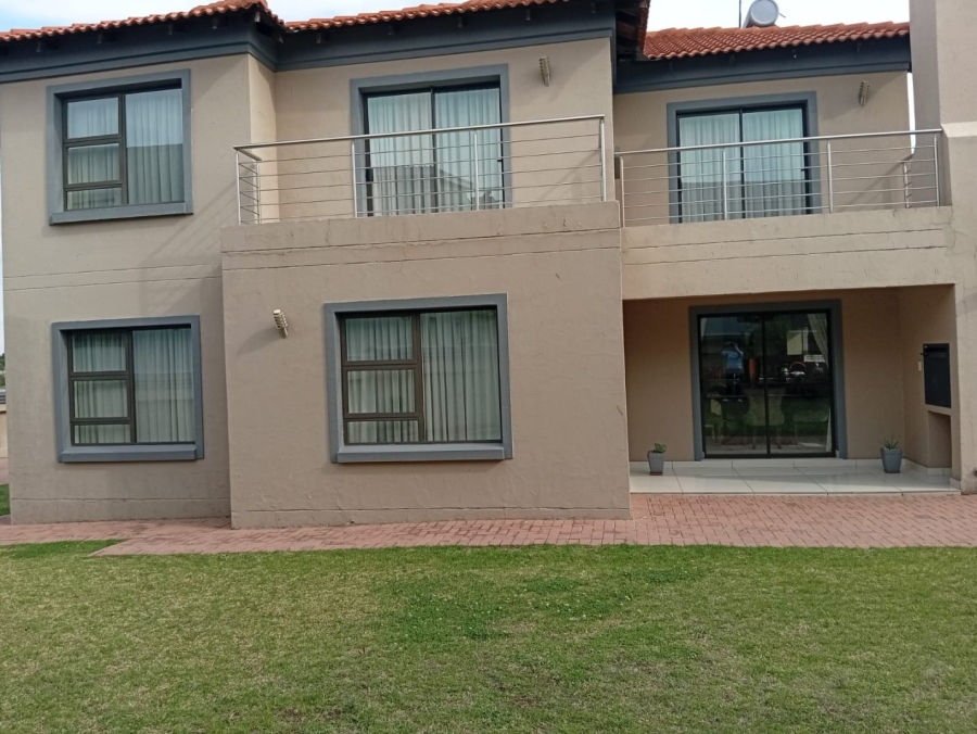 4 Bedroom Property for Sale in Helderwyk Gauteng