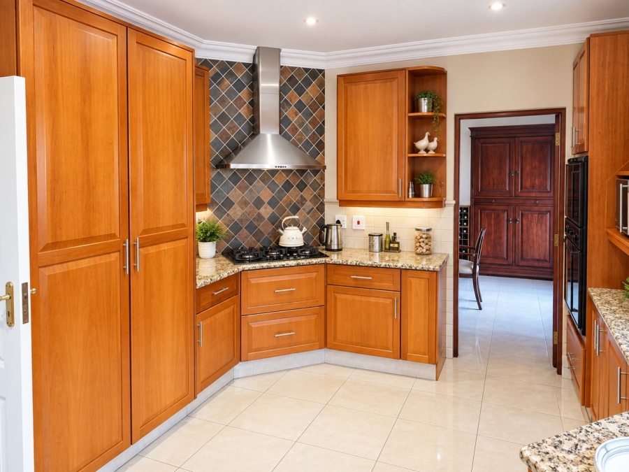5 Bedroom Property for Sale in Waterkloof Ridge Gauteng